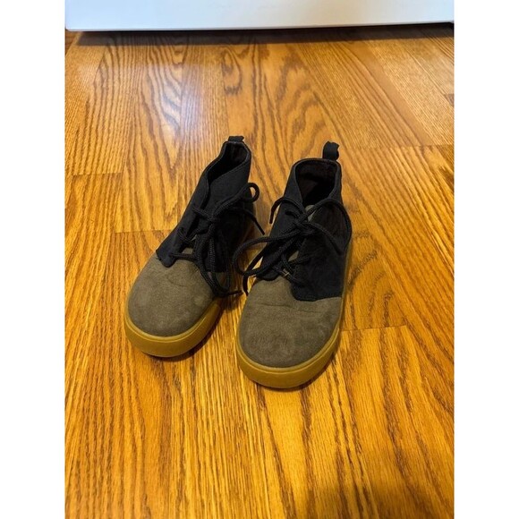 Other - Baby Gap Shoes Size 10